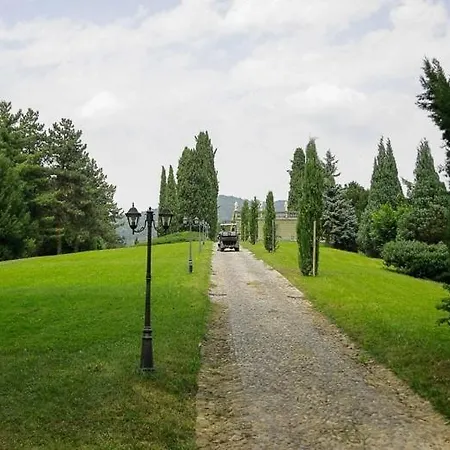 Lucini 1886 Garden Near And Milan